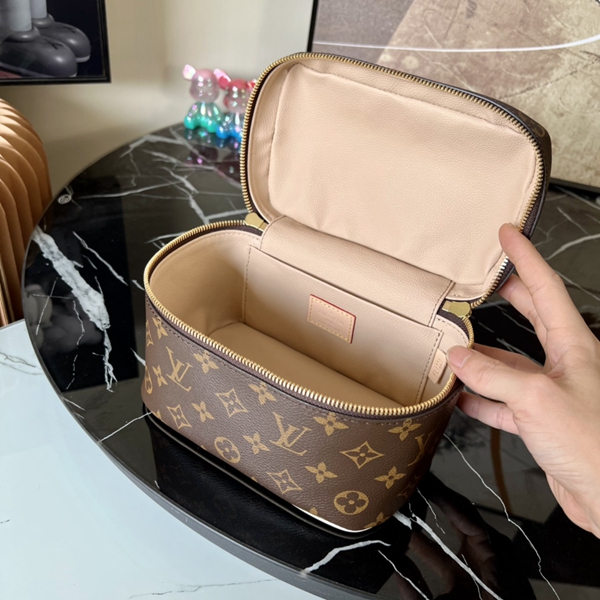 ルイヴィトンバッグ角部分ディテール